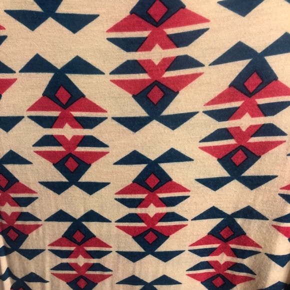 Fun and comfy tunic top! 💙💕 - Picture 5 of 7